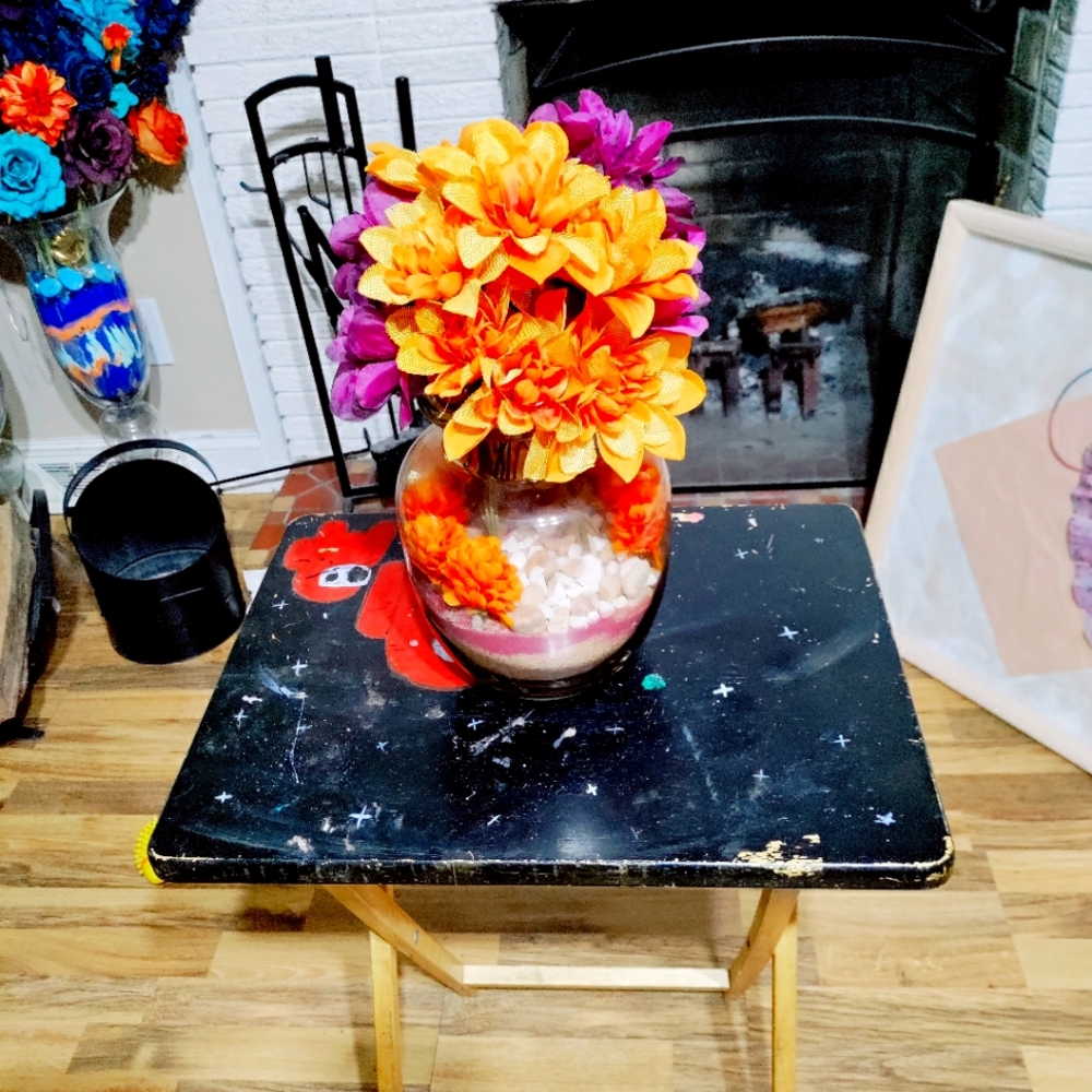 Artificial flower arrangement